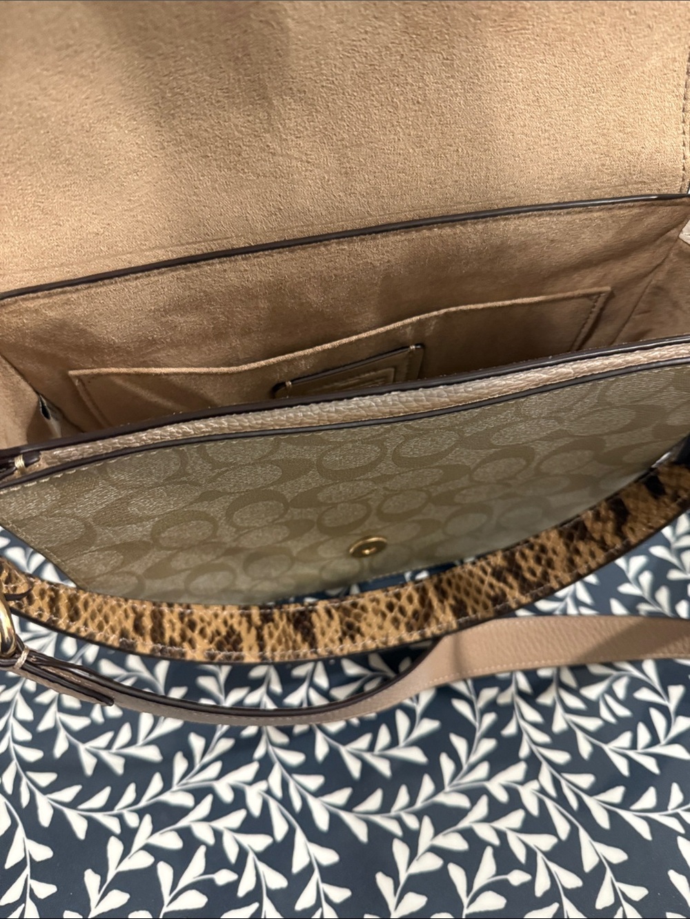 Coach Cream and Brown Signature Saddle Crossbody Bag - Picture 3 of 4